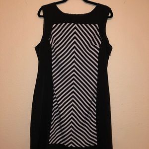 Cute black and white Voir Voir dress. Size 14.